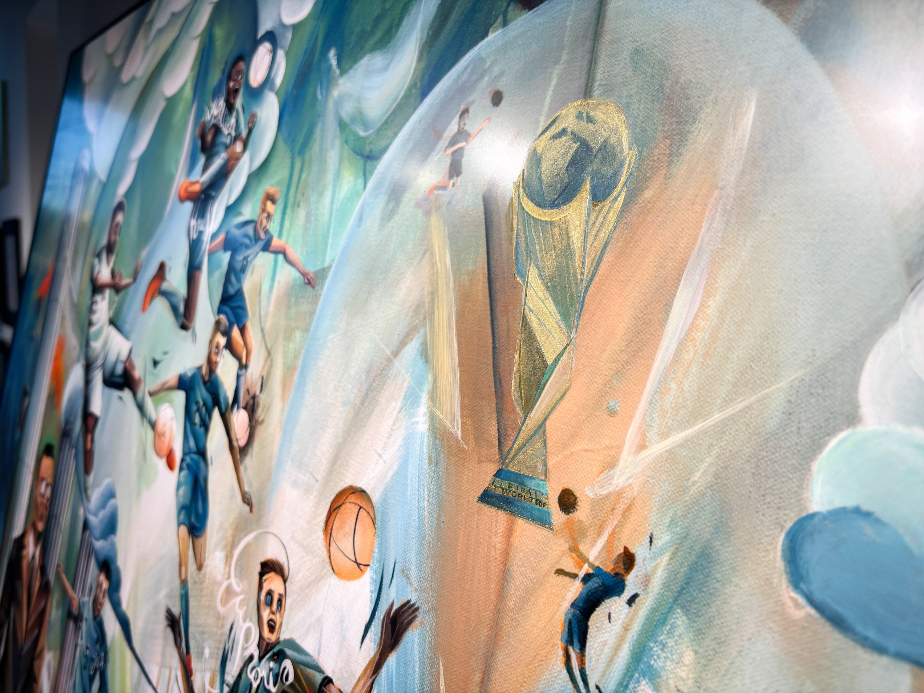 Tom Lohner x ARTStudio: Ein Kunstwerk für Licht ins Dunkel